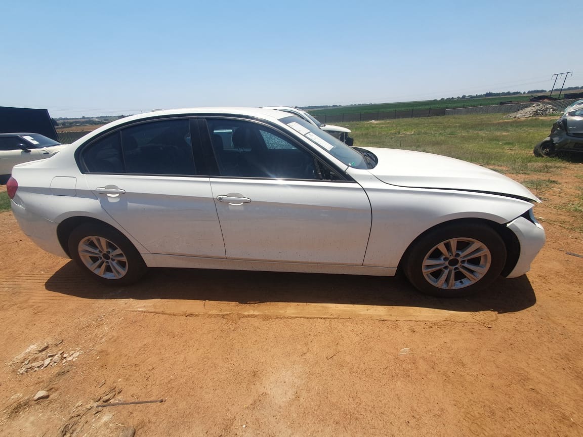 2016 BMW 320i A/T Code 2