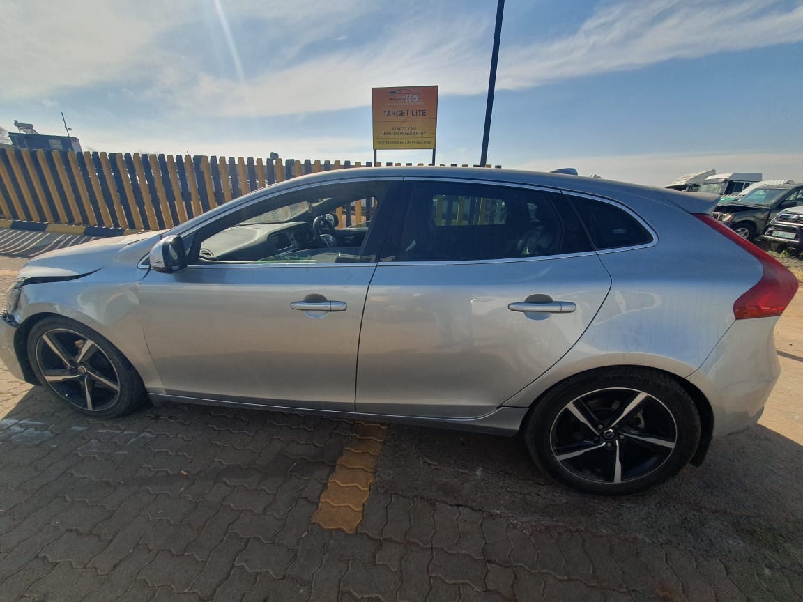2015 Volvo V40 T3 C0DE 2