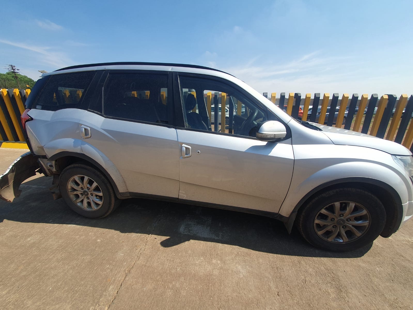 2019 Mahindra XUV500 2.2 mHawk A/T