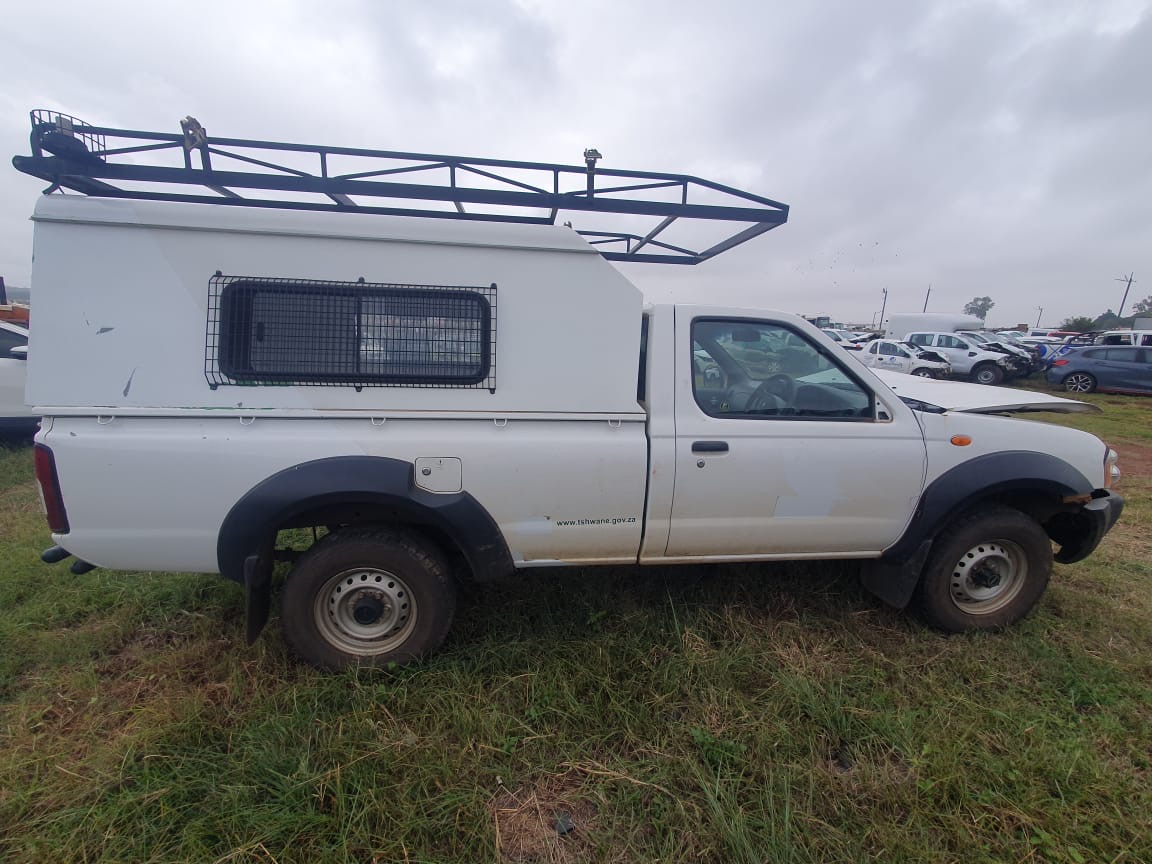 2022 Nissan NP300 2.4 MID 4X4 S/C CODE 2