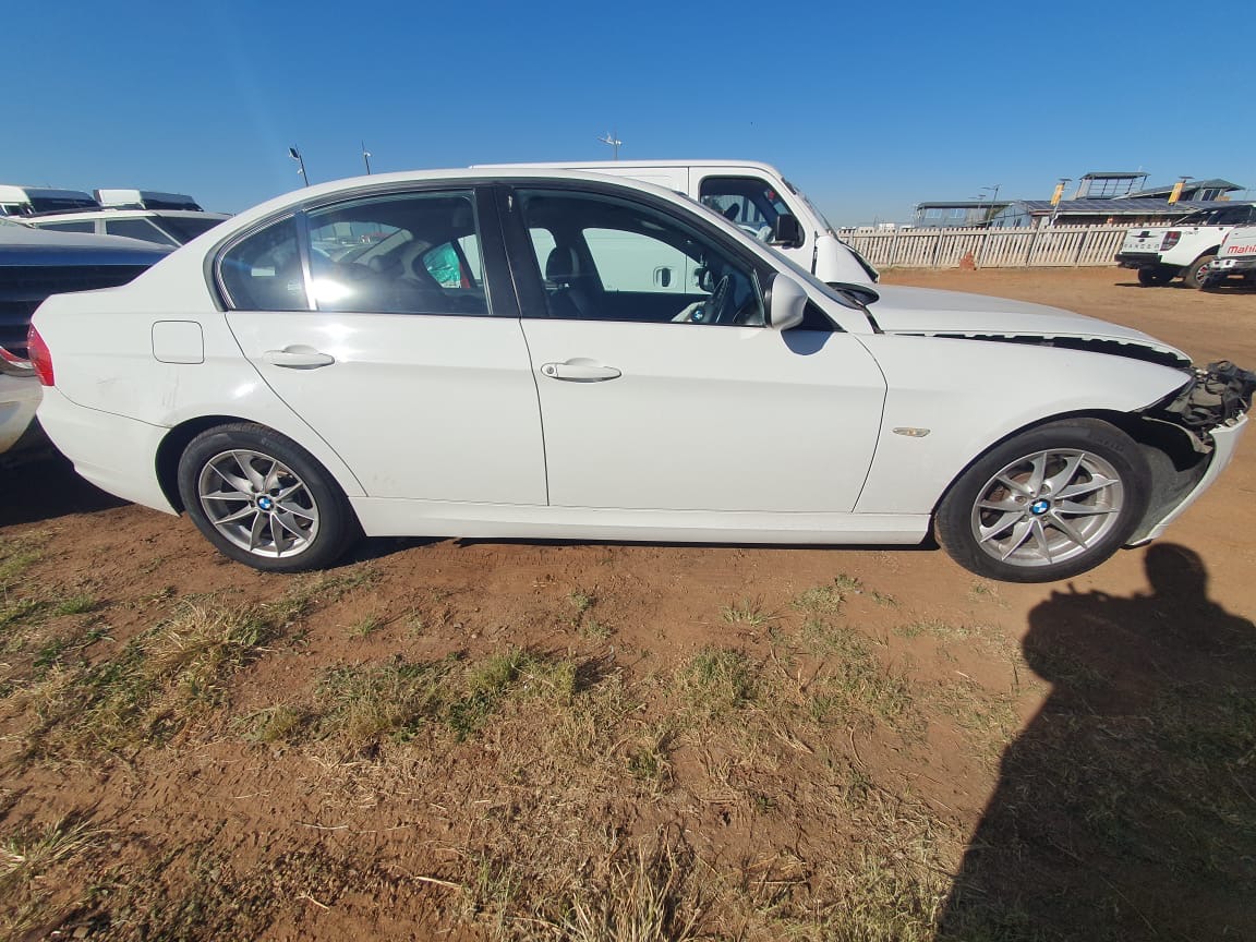 2010 BMW 320D Exclusive CODE 2