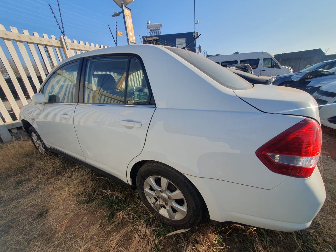 2011 Nissan Tida CODE 2